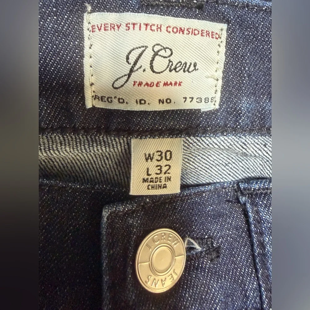 J. Crew  Men’s  484 Slim Dark Wash Jeans size W 30” L 32” Zipper& button Closure